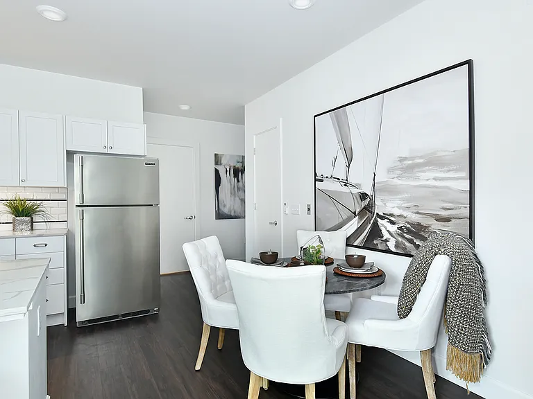 21 Astor — Photo 12