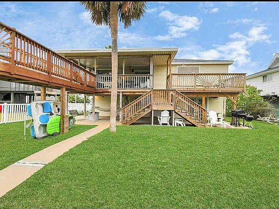 3rd image of 21831 Frio Dr
