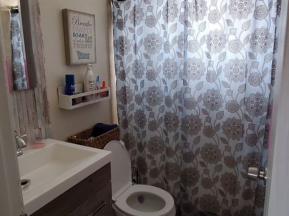 3rd image of 2740 W 61st St APT 205