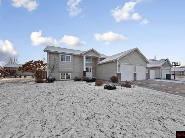 105 Panther Ln, Mankato, MN 56001