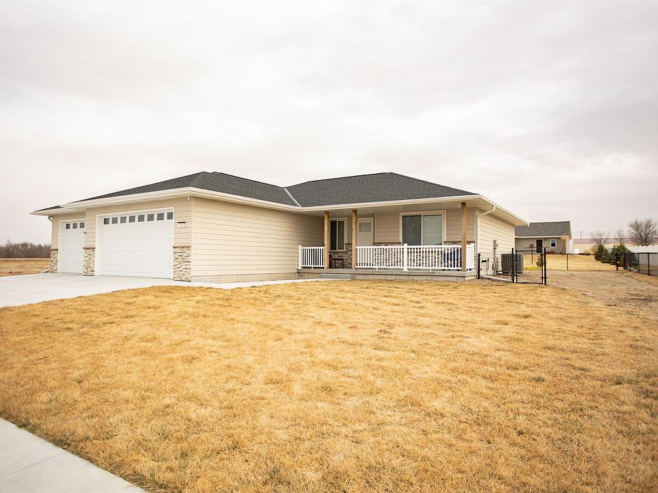 1st image of 804 W S St