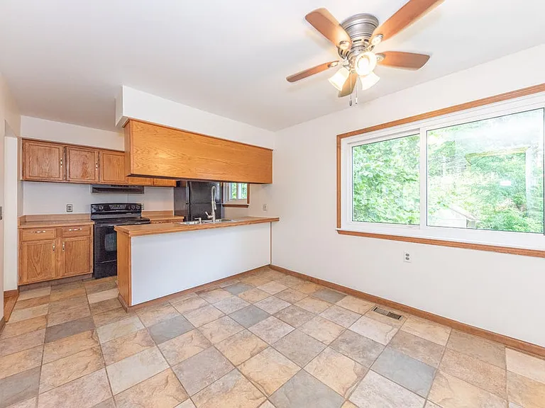 603 Manor Dr — Photo 13