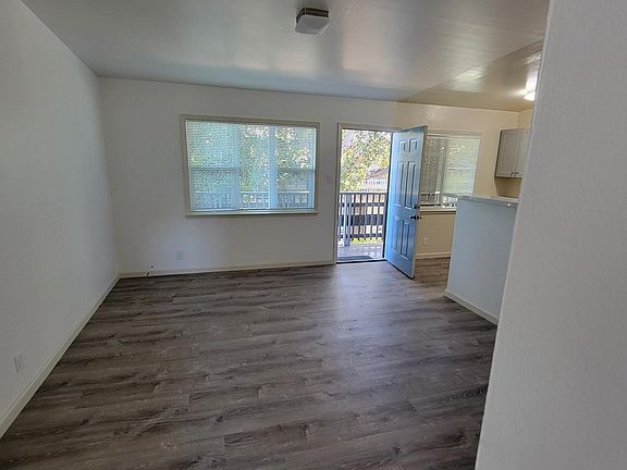 3rd image of 3555 Lincoln Ave #26