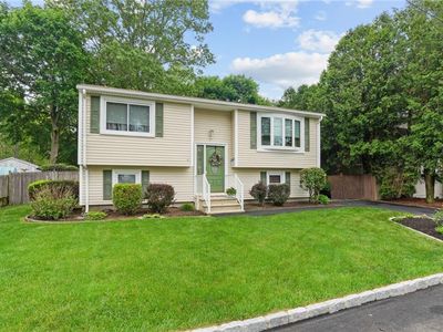 52 Eddy St, North Providence, RI, 02911