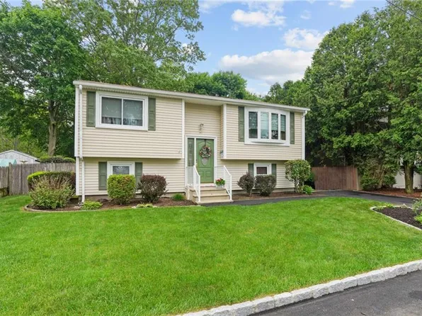 52 Eddy St, North Providence, RI 02911