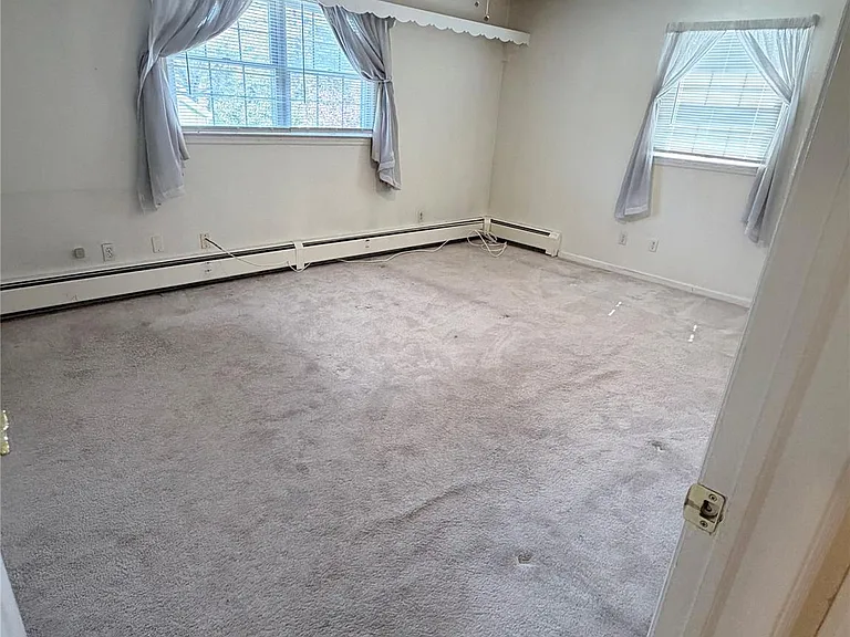 216 Maple Ave — Photo 28