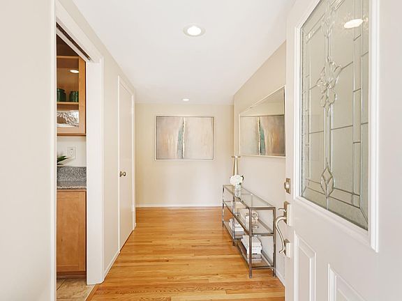 3rd image of 10183 Denison Ave