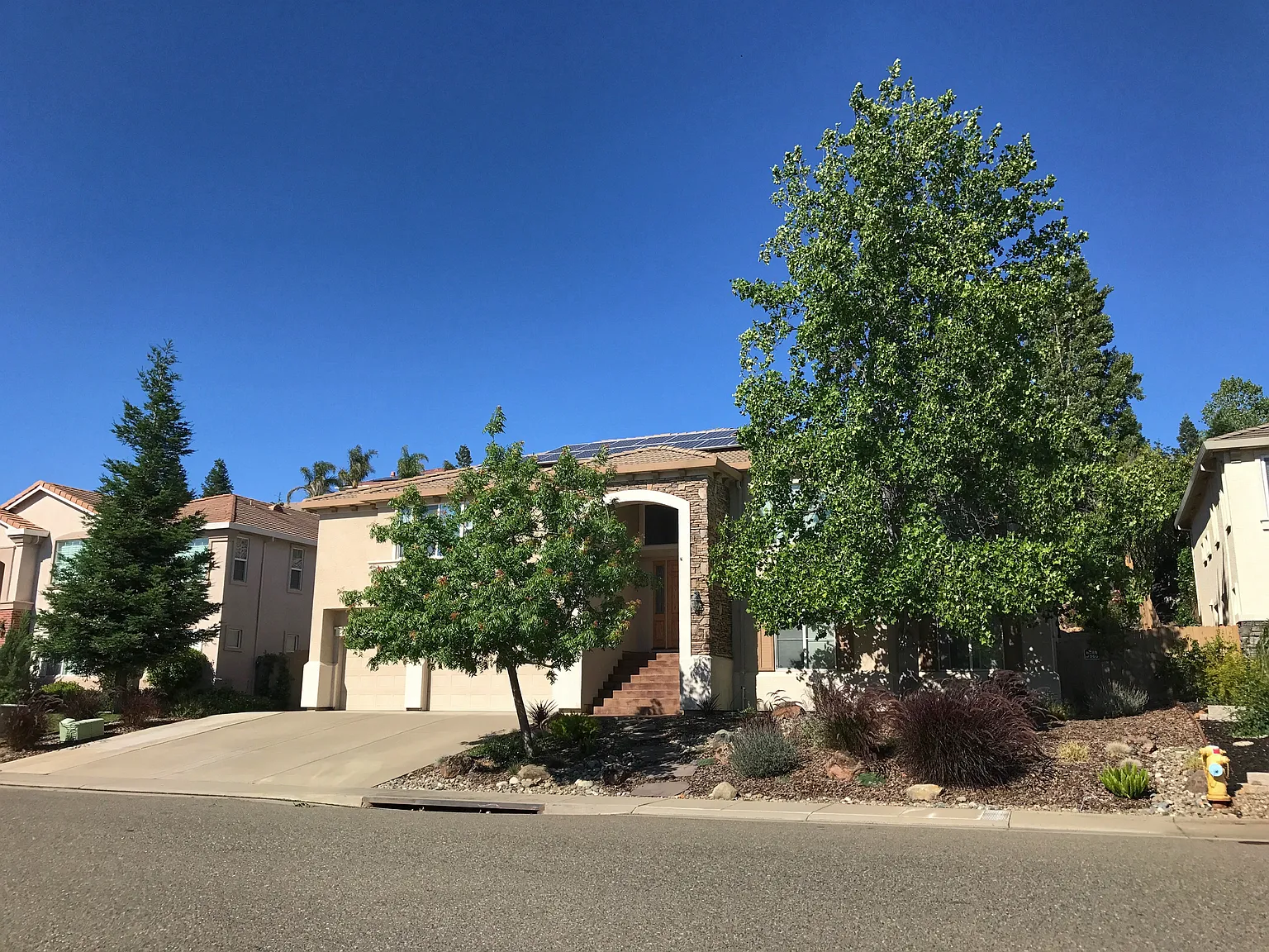 416 Listowe Dr photo 1