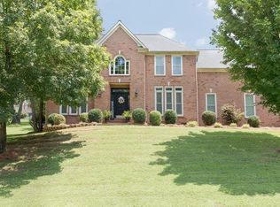 819 Overhills Dr, Old Hickory, TN 37138