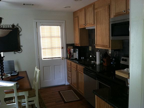 2nd image of 929 Windsor Ave SW #A