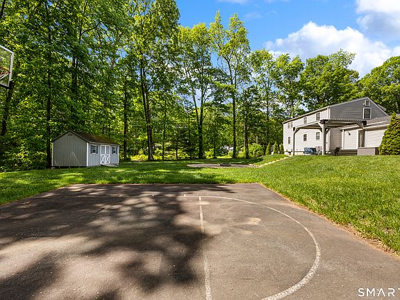 3rd image of 102 Knollwood Road