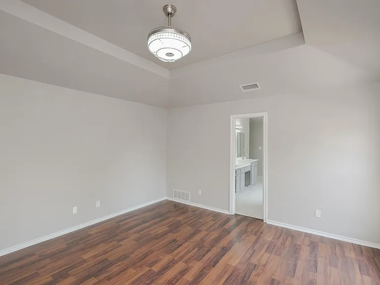 532 Lake Forest Dr — Photo 24