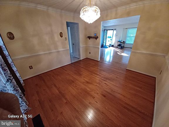 4th image of 7852 Crossbay Dr