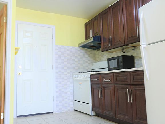 2nd image of 141-18 Holly Ave #2F