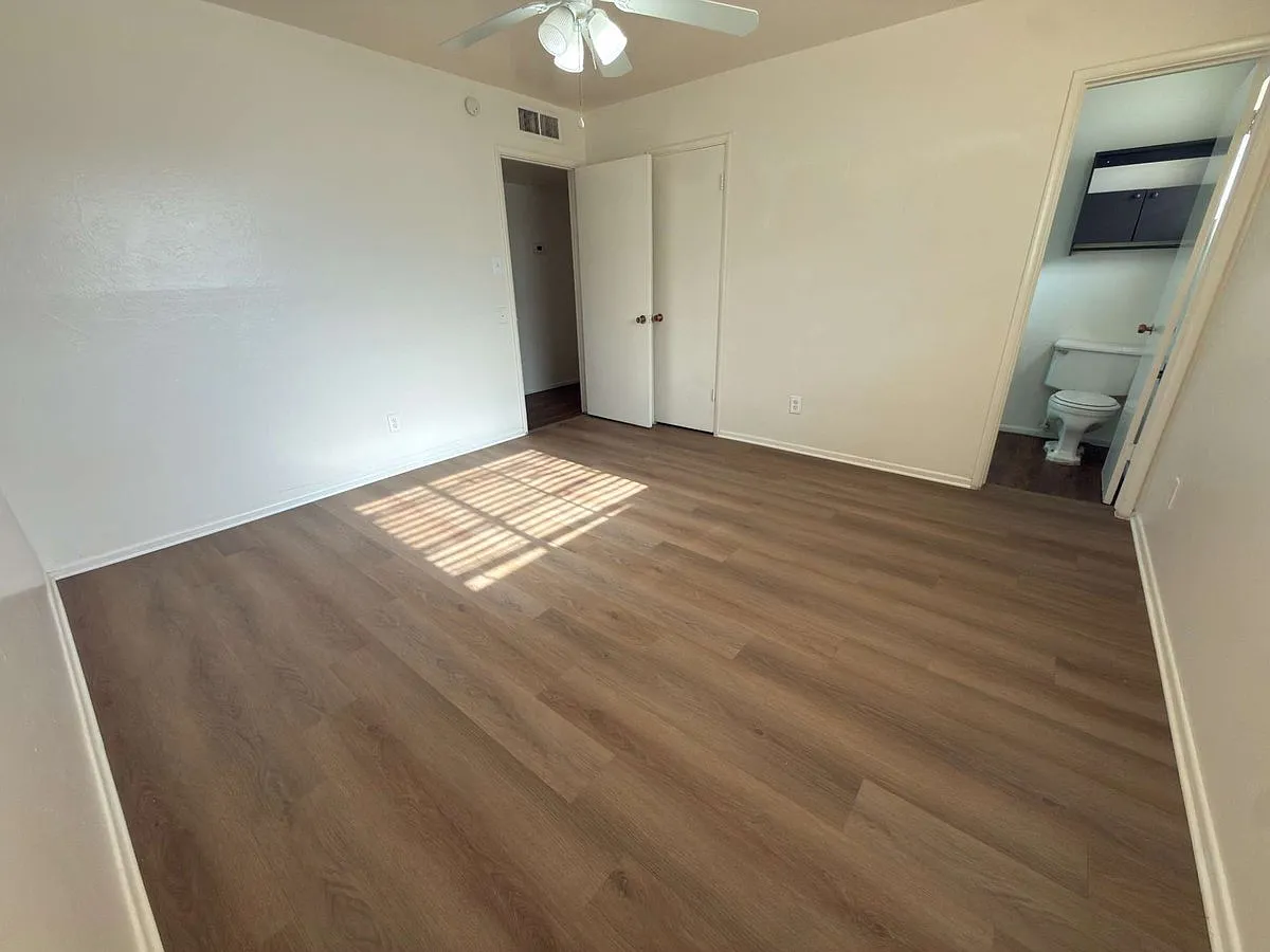 7010 N. 34th Ave. — Photo 4
