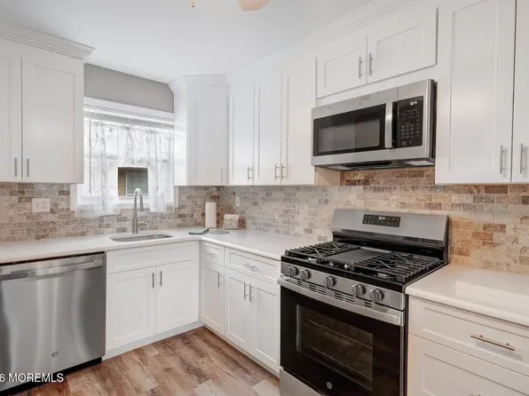 49 Trent Drive, Toms River, NJ 08757