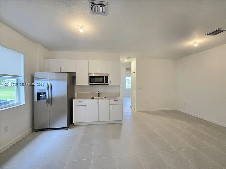 2423 SE 30th St — Photo 30