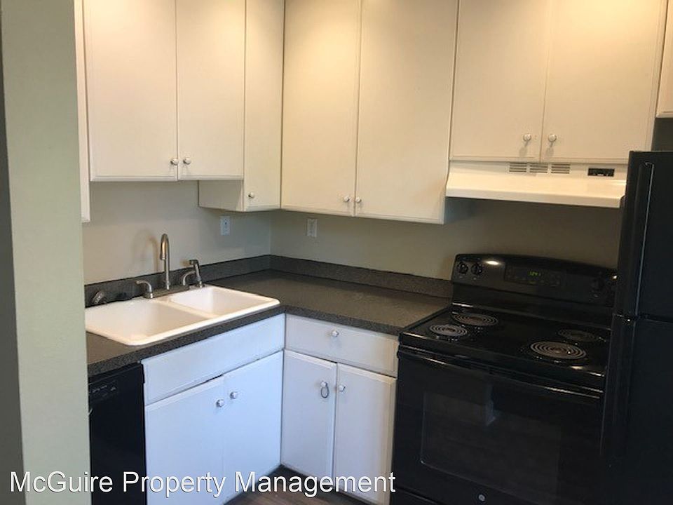 1st image of 594 1/2 S Lincoln St #8881656