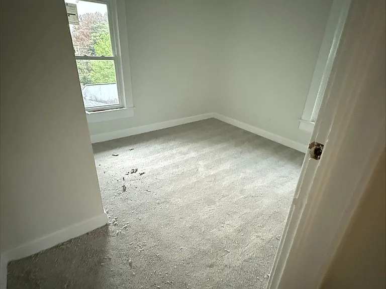 304 Avenue B NE — Photo 7