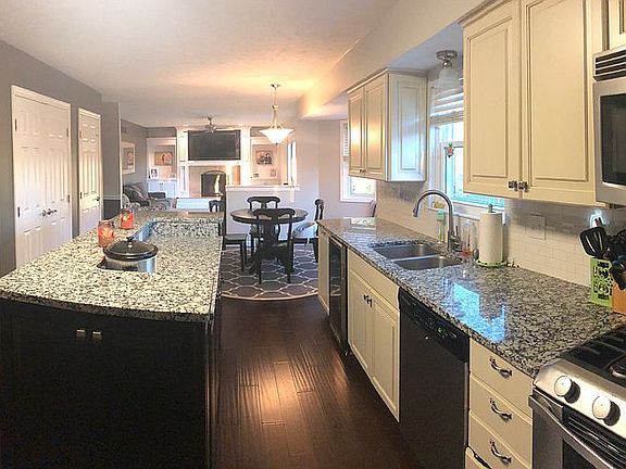 4th image of 8187 Autumn Ln