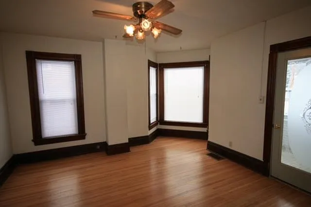 2 bed, 1.0 bath, 744 sqft, $1,150 — Photo 4