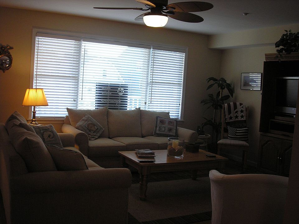 2nd image of 210 Ocean Park Ave Unit 8