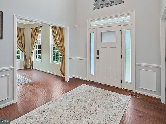 3rd image of 15 Burke Dr