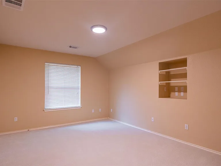 1106 Camden Cv — Photo 17