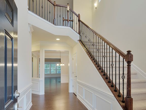Two-story foyer