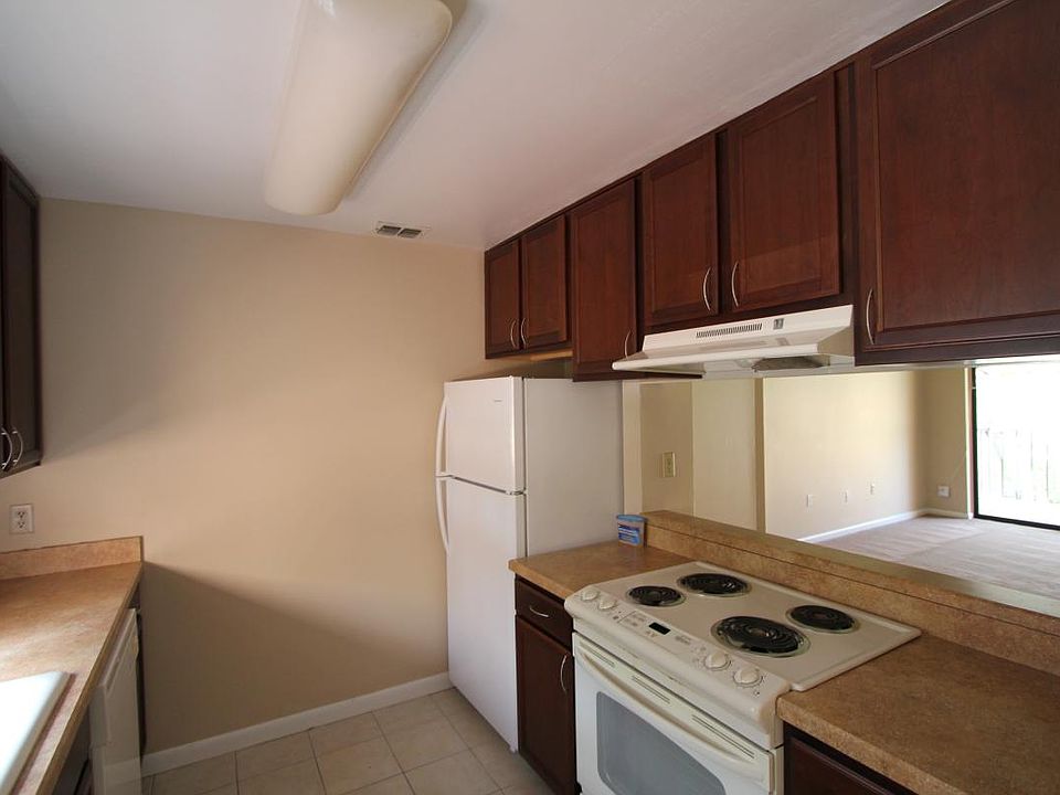 1st image of 4709 Capri Pl