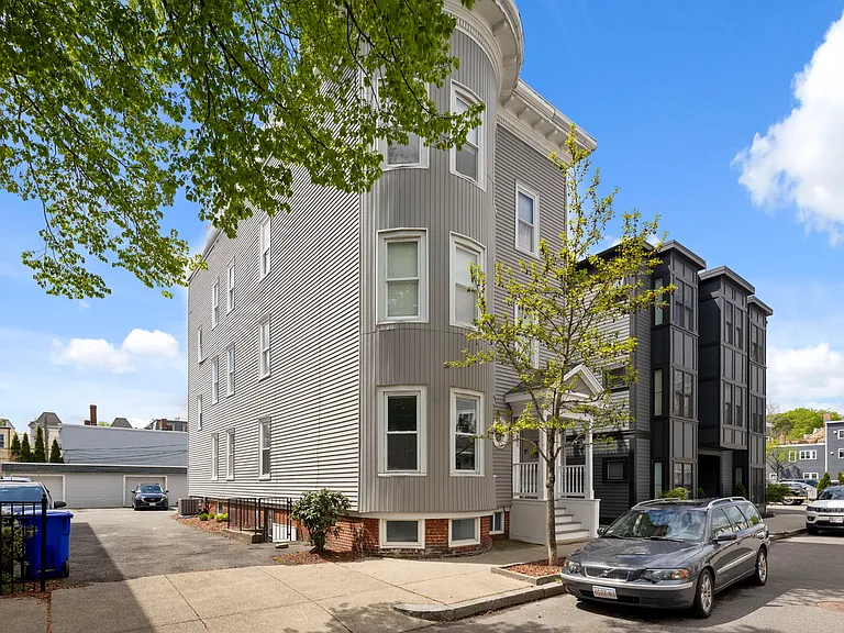865 E 2nd St #1 — Photo 28