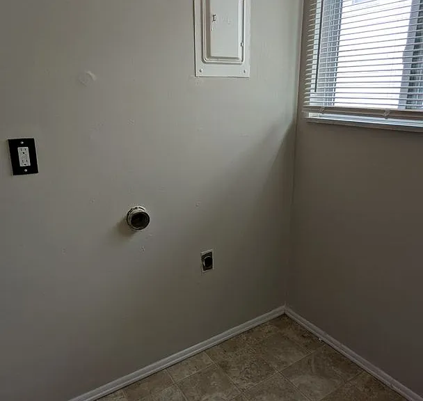 509-515 Zahn Dr — Photo 11