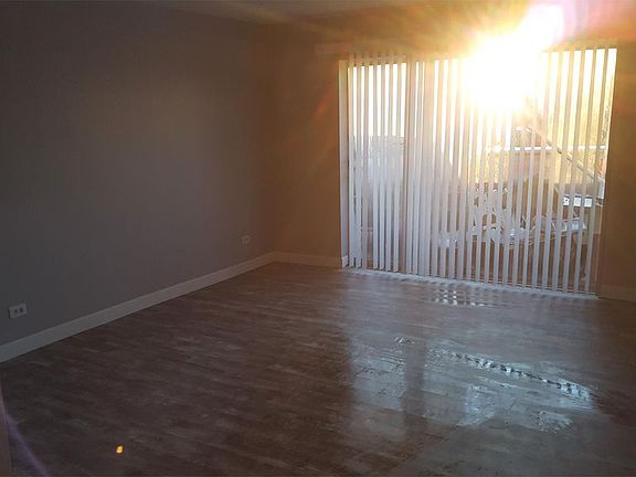 Spacious Living Room with 2 Tone Paint