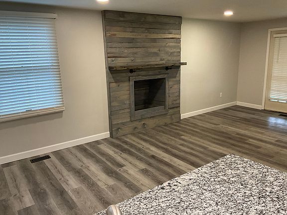3rd image of 4261 Meadowsweet Dr