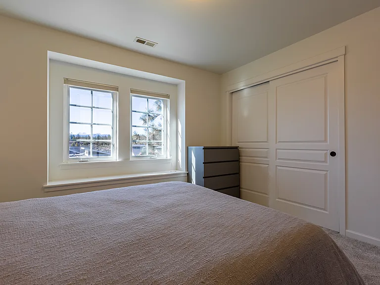 1378 NW Mount Washington Dr — Photo 19