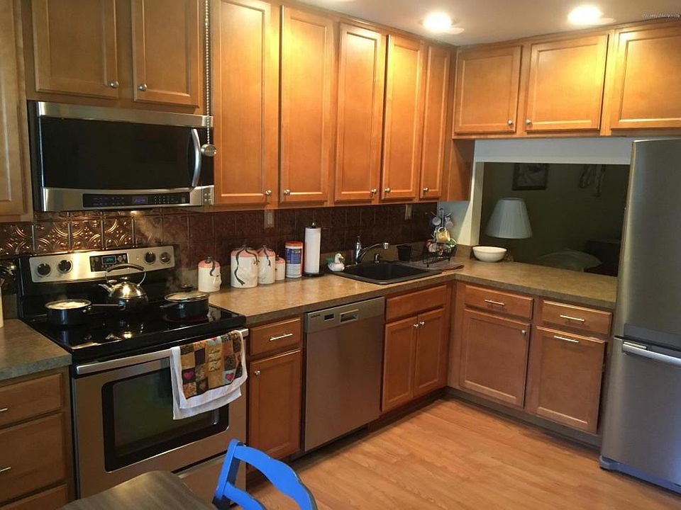 2nd image of 210 Covered Brg Unit C