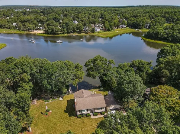 49 Edgewater Way, Wareham, MA 02571