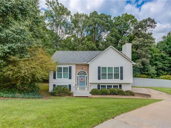 1925 Hampton Creek Ln, Hoschton, GA 30548
