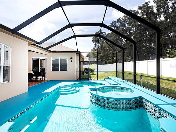 4th image of 2036 Wexford Green Dr
