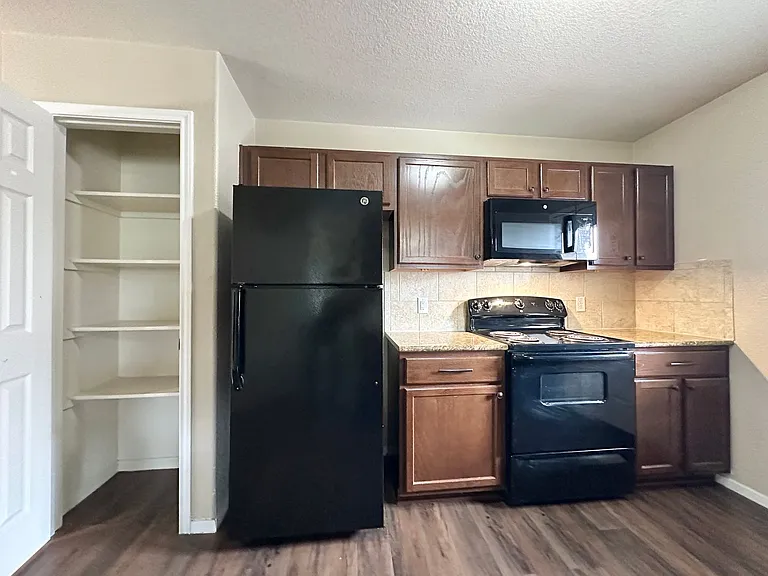 4403 Brutus Lane — Photo 8