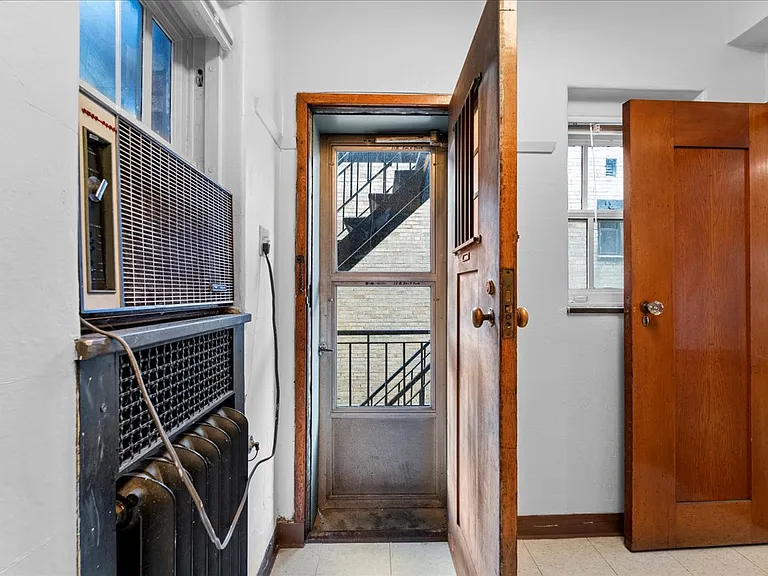 342 S Highland Ave #11B — Photo 20