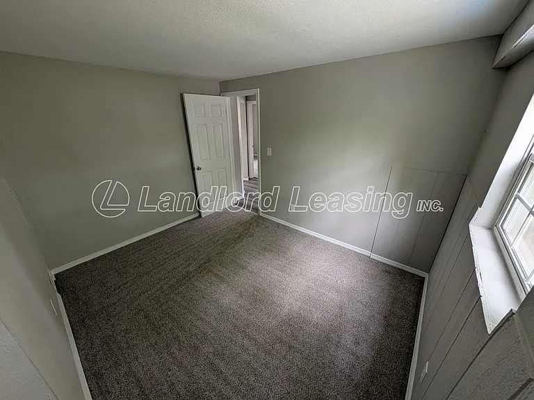 629 Vermont Dr — Photo 14