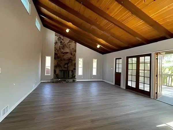 4 bed, 1928 sqft, $7,200 — Photo 2