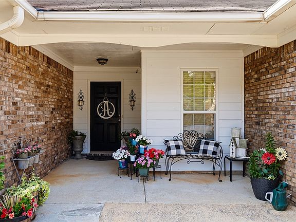 2nd image of 211 Cove Creek Dr