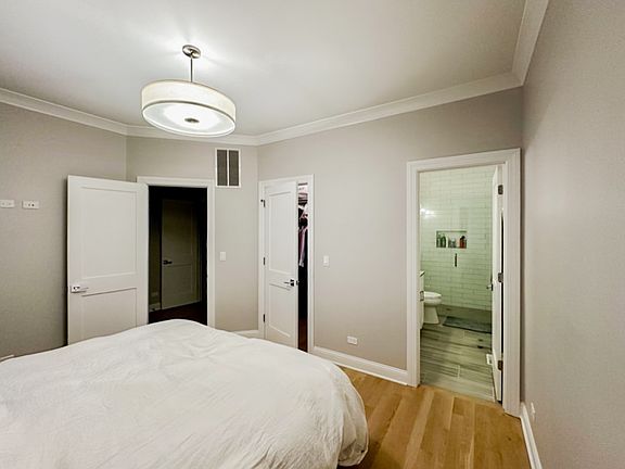 3rd image of 3347 1/2 N Kenmore Ave #2N