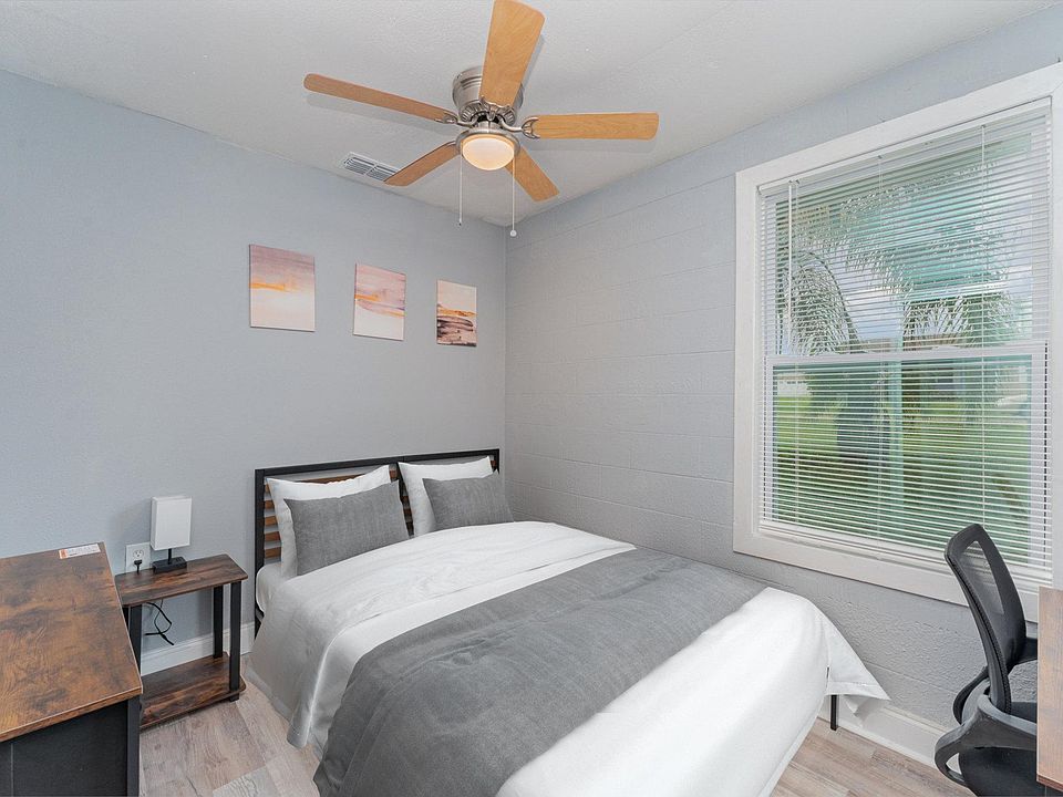 Disclaimer: This photo has been staged. Not all furnishings seen will be provided.