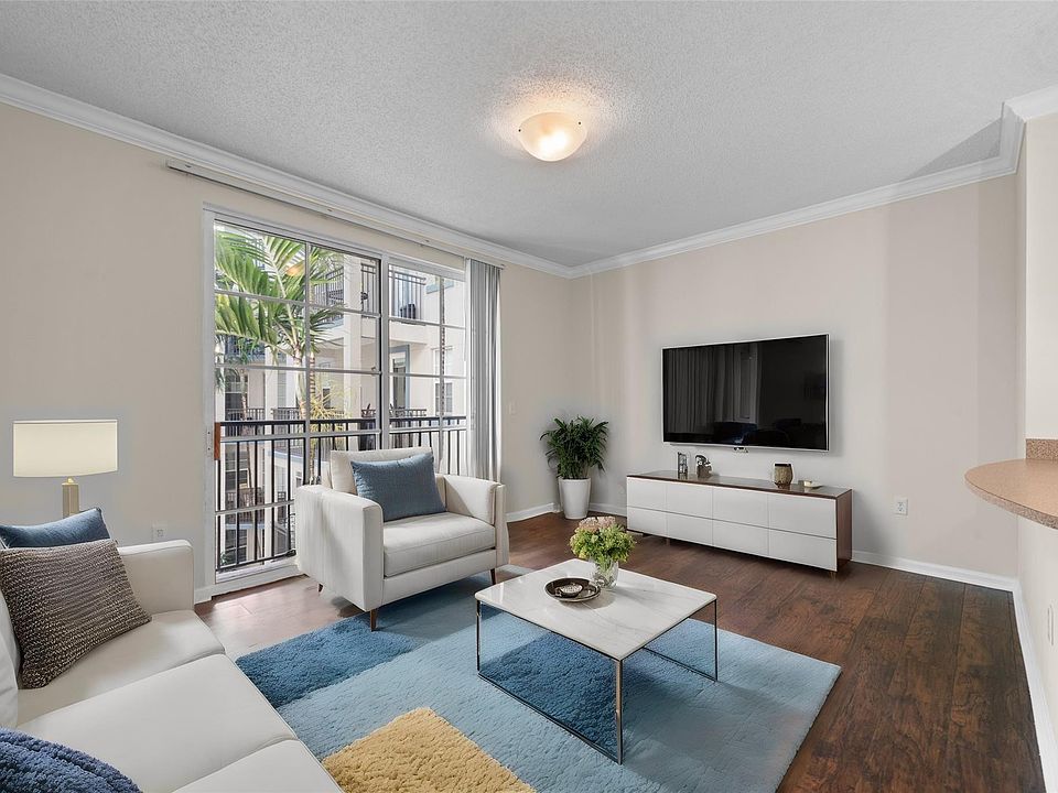 1st image of 533 NE 3rd Avenue #323