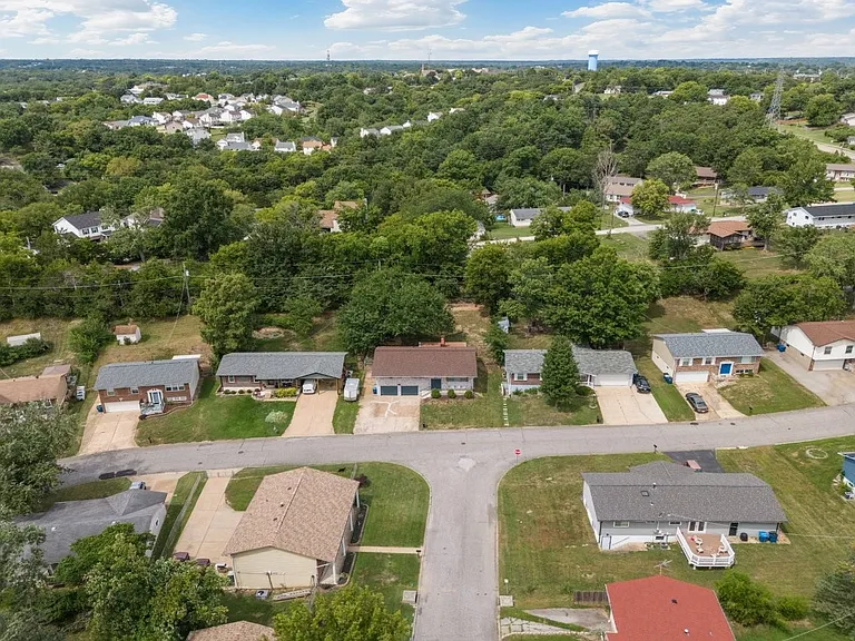 2751 Tiara Dr — Photo 41
