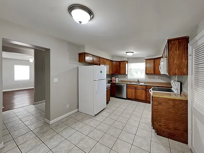 8818 Ricardo Ln — Photo 5