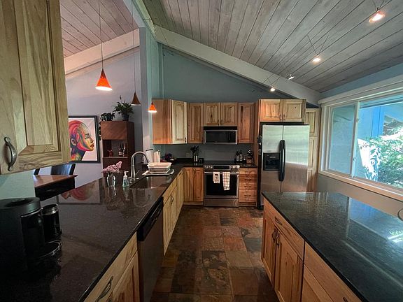 2nd image of 82 Larkspur Ln